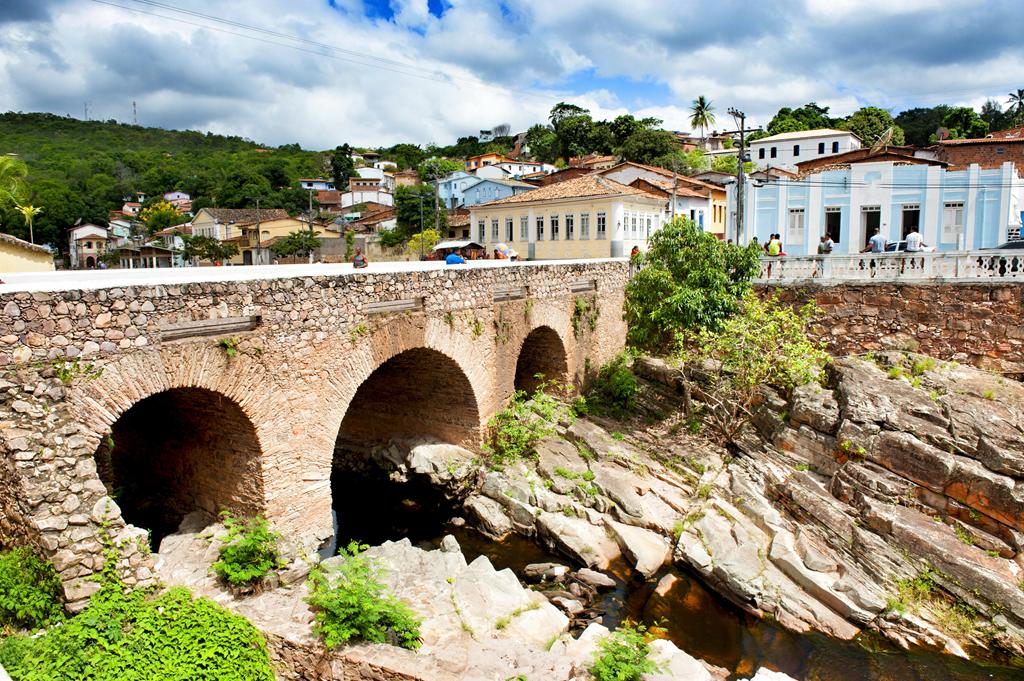 Em dúvida sobre onde ficar na Chapada Diamantina? Conheça as melhores cidades-base como Lençóis e Vale do Capão, veja a melhor época para ir e viaje com a CVC!
