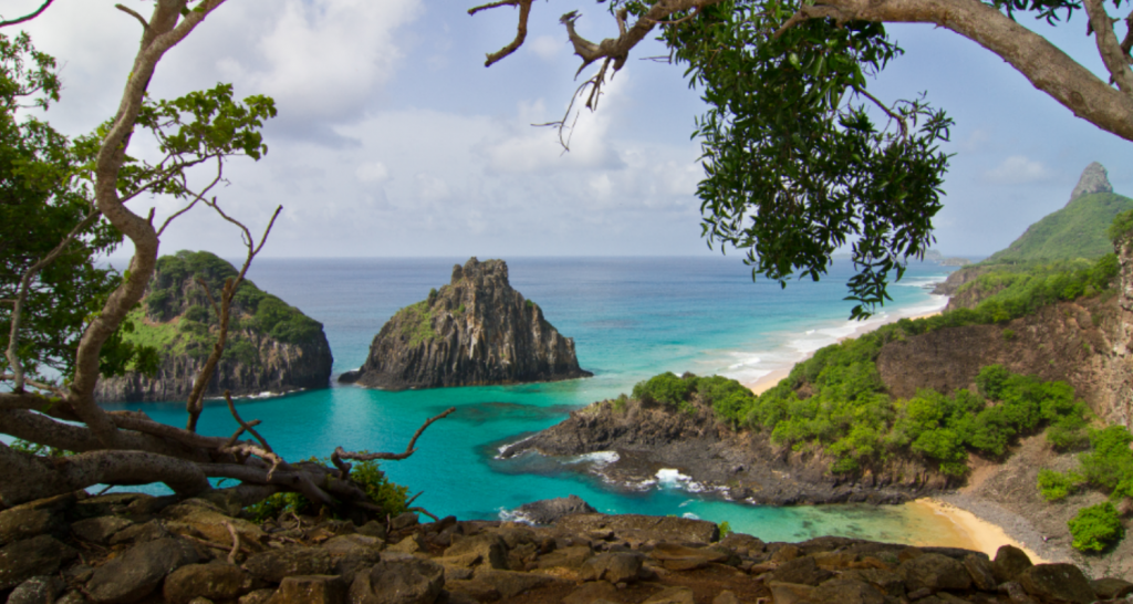 trilha-da-baía-do-sancho-em-fernando-de-noronha