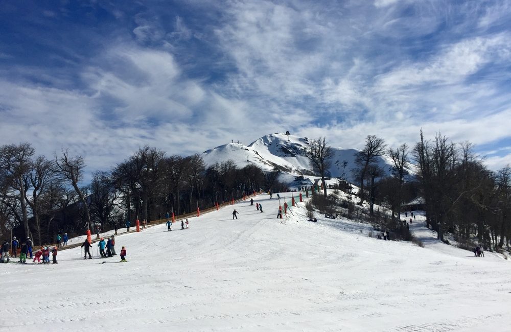 Temporada de inverno: descubra Bariloche e Santiago no frio