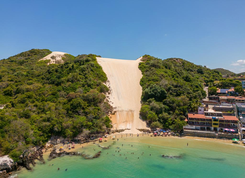 Um dos melhores passeios de Ponta Negra é aprender o forró pé de serra direto da fonte!