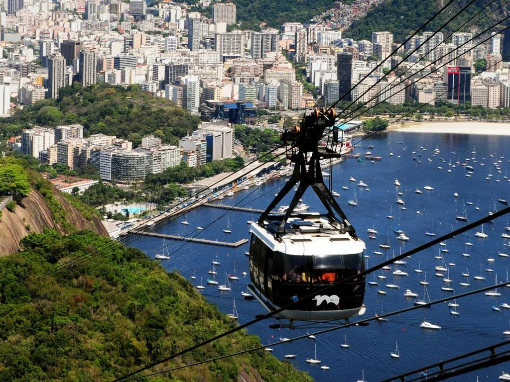 Viva bons momentos aproveitando as praias do Rio de Janeiro