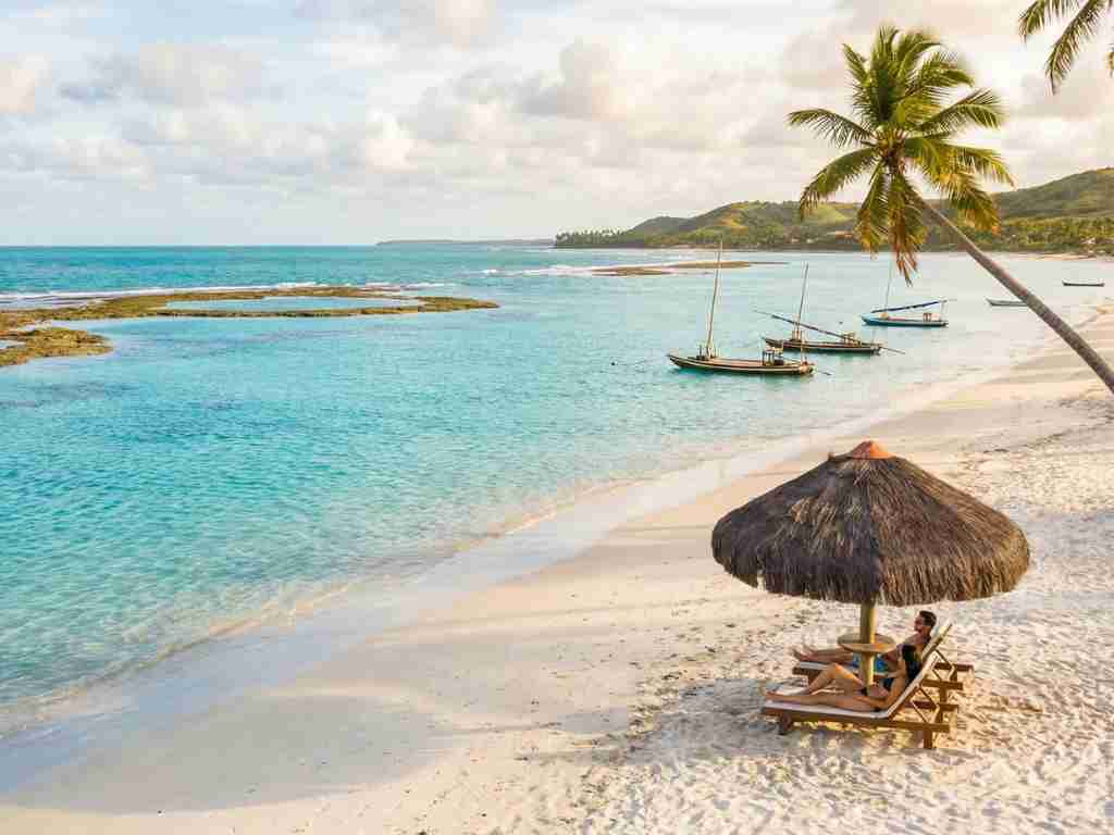 Um paraíso pouco tocado pelo homem. São Miguel dos Milagres vai te fazer amar as praias do Nordeste.