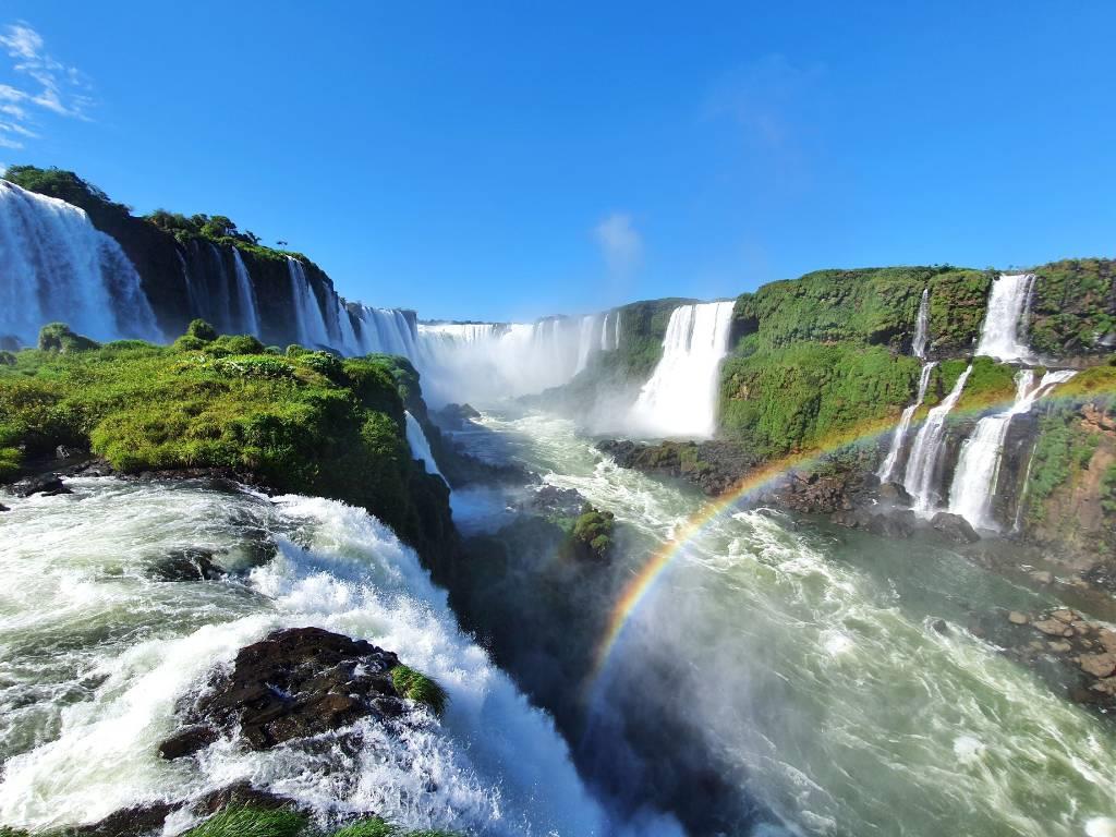 Foz do Iguaçu guarda belezas únicas e é um dos melhores lugares para viajar em março.
