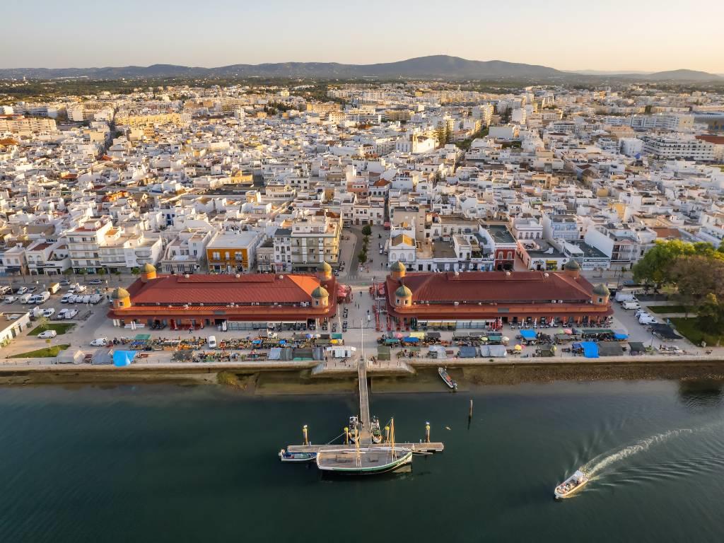 Portugal é um dos melhores destinos para conhecer em março, vale a pena incluir no seu roteiro pela Europa.