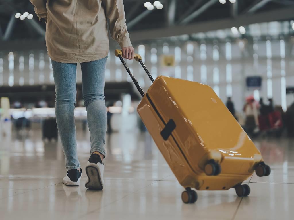 O que é transfer em viagens? Entenda como funciona e garanta sua chegada sem estresse