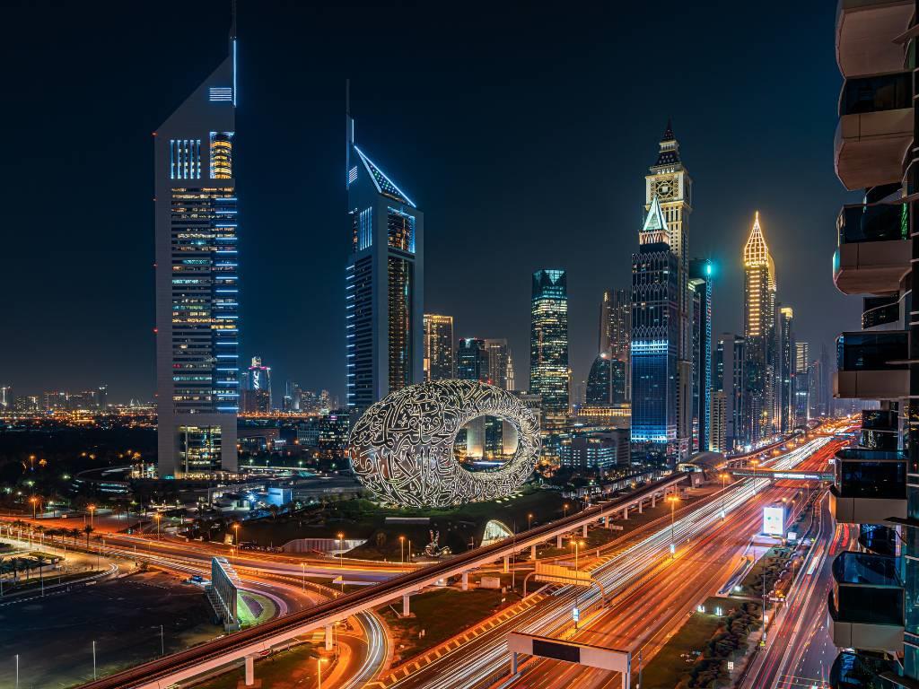 Um país com características únicas e muita tecnologia. Viajar para Dubai pode ser um grande destino em 2026.