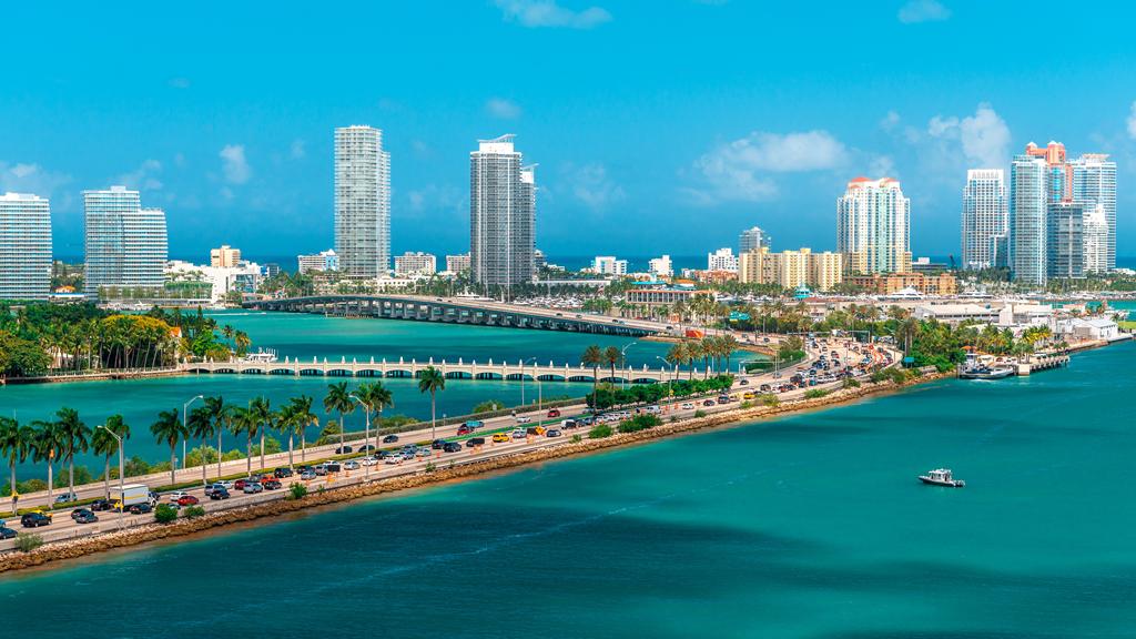 Miami é um lugar único para conhecer nos Estados Unidos. Visite as praias e conheça mais sobre essa cidade!