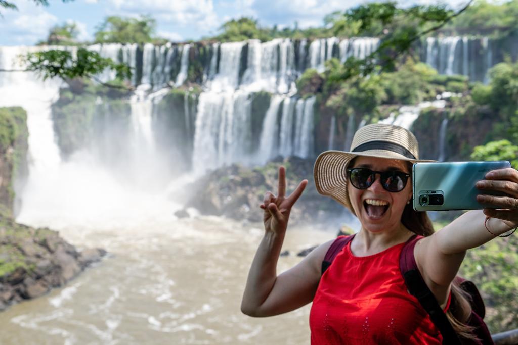 Quer fazer viagens mais baratas? Descubra o passo a passo para economizar com viagens de ônibus, cruzeiros, tudo incluso e promoções exclusivas da CVC!