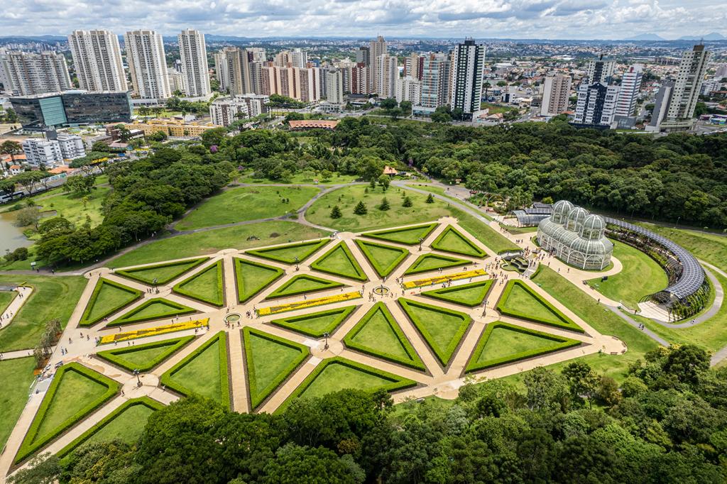 Faça um Roteiro em Curitiba completo e aproveite tudo que a região pode oferecer para você!