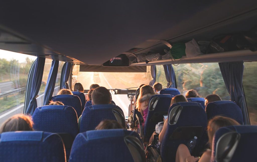 Veja essas dicas para viajar de ônibus com a CVC e use esse recurso em suas próximas viagens
