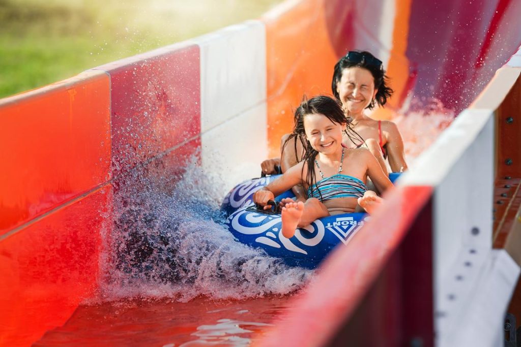 Qual o maior parque aquático do Brasil? A CVC trouxe a lista completa para você saber para onde ir nas próximas férias!