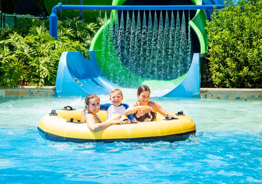 Qual o maior parque aquático do Brasil? A CVC trouxe a lista completa para você saber para onde ir nas próximas férias!