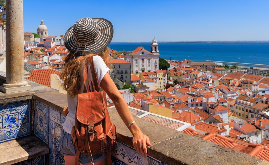 Para onde viajar na Black Friday? Veja 12 destinos nacionais e internacionais que costumam compensar, de Orlando a Porto de Galinhas, e por quê.