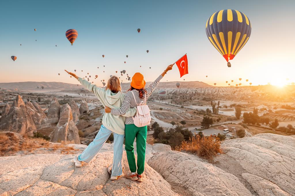 A sua próxima viagem romântica com todo o auxílio da CVC. Conheça 12 lugares incríveis para curtir a dois.