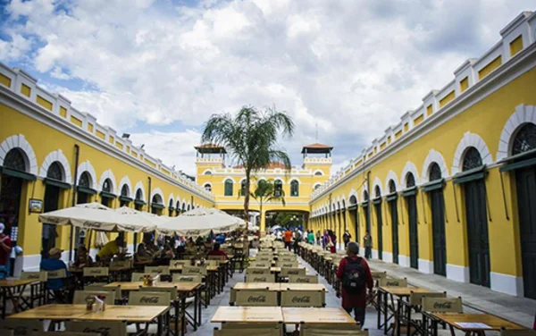 https://www.cvc.com.br/imageproc/image/upload/f_auto,w_600/v1/CVC/lps/Destinos/Florianopolis/1662-FlorianopolisCityTou9.jpg.webp