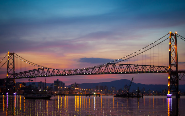 https://www.cvc.com.br/imageproc/image/upload/f_auto,w_600/v1643722572/CVC/destinos/nacional/SC/Florianopolis1.jpg