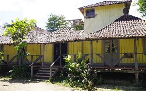 https://www.cvc.com.br/imageproc/image/upload/f_auto,w_600/v1677598724/CVC/lps/3400_LP%20Manaus/guia-manaus-destinos-cvc-teatro-museu-seringal.webp