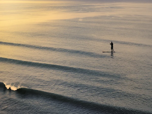 https://www.cvc.com.br/imageproc/image/upload/f_auto,w_600/v1764102060/CVC/destinos/internacional/Marrocos/ONMT_Moulay_Boussalham_Standup_Paddle.webp
