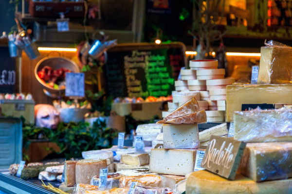 https://www.cvc.com.br/imageproc/image/upload/f_auto,w_600/v1773775529/CVC/destinos/internacional/Inglaterra/Borough_Market_Londres_517867666.jpg