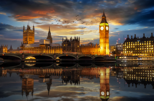 https://www.cvc.com.br/imageproc/image/upload/f_auto,w_600/v1773776168/CVC/destinos/internacional/Inglaterra/Agitos_em_Londres_1192264885.jpg