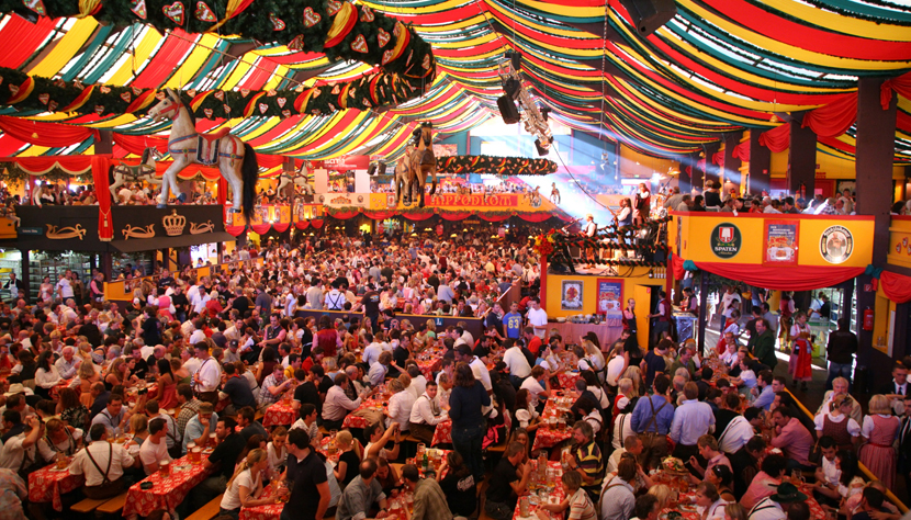 Oktoberfest com Balneário Camboriú - 4 dias Passagem aérea, traslado, hospedagem e passeio. Saída 03/10/2013 Oktoberfest com Balneário Camboriú - 4 dias