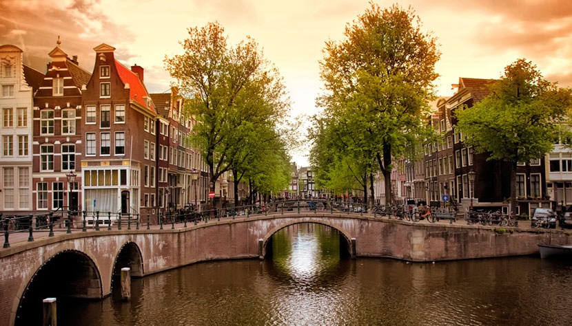 Prédio da Estação Central impressiona com seu tamanho